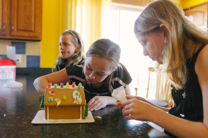 gingerbread house decorating