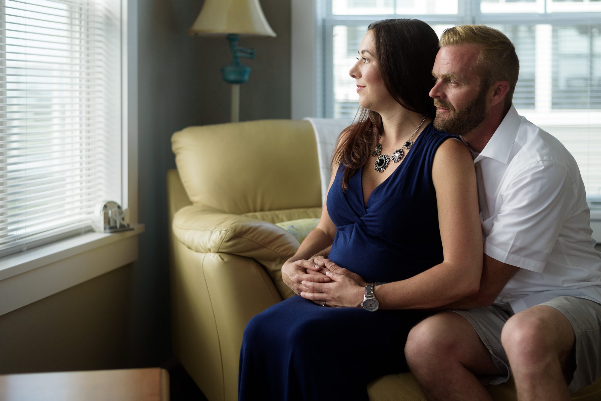 Maternity session at home